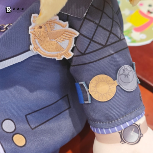 Hugo Vlad Plush Doll 40cm Zenless Zone Zero Sitting Plush Toy with Dress-Up Options