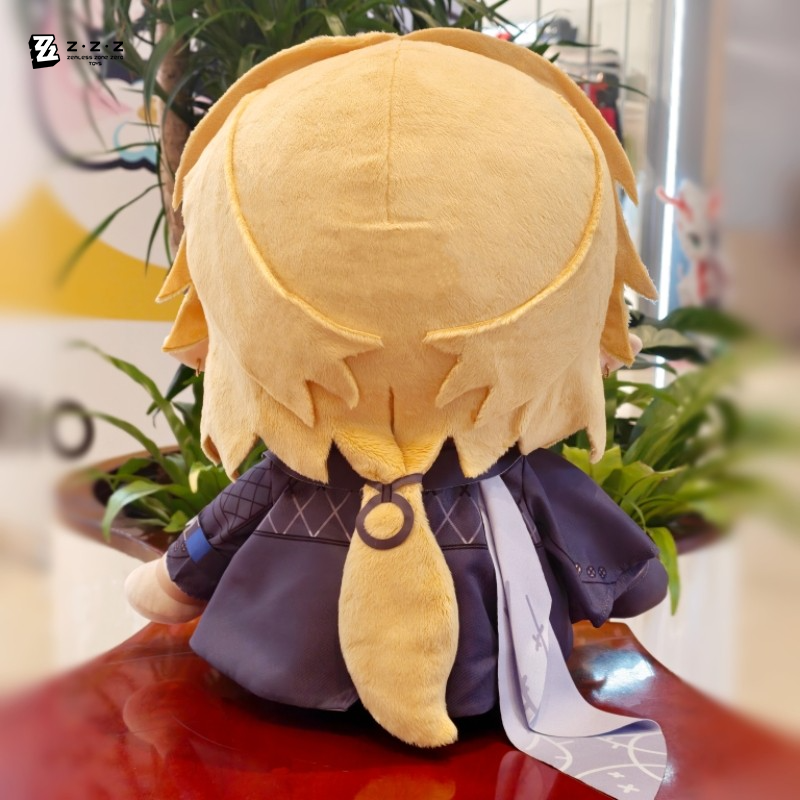 Hugo Vlad Plush Doll 40cm Zenless Zone Zero Sitting Plush Toy with Dress-Up Options