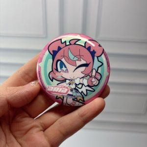 Rare ZZZ Gratte collaboration chibi badges of Eri, Chinatsu, and Nangong Yu with a shimmering holographic finish.