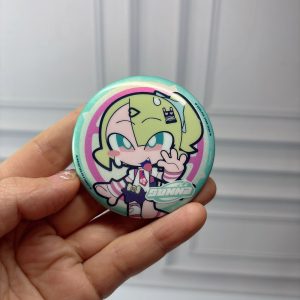 Rare ZZZ Gratte collaboration chibi badges of Eri, Chinatsu, and Nangong Yu with a shimmering holographic finish.