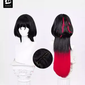 A premium heat-resistant synthetic cosplay wig for Zenless Zone Zero character Jane Doe, showcasing a slate-black layered top with a bold crimson-pink ombre underlayer on a mannequin head.
